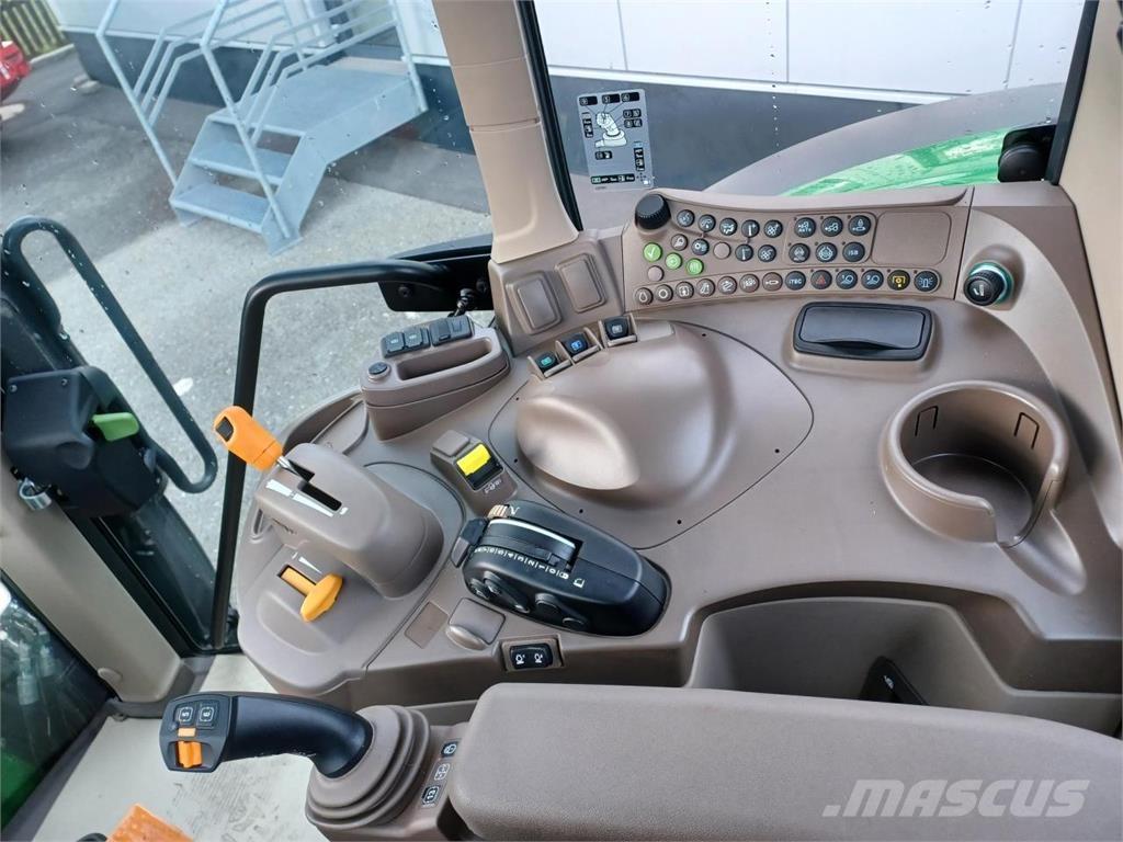 John Deere 6120M Трактори