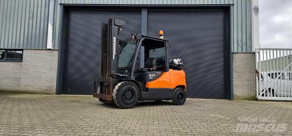 Doosan G50SC-5 Камиони с АГУ