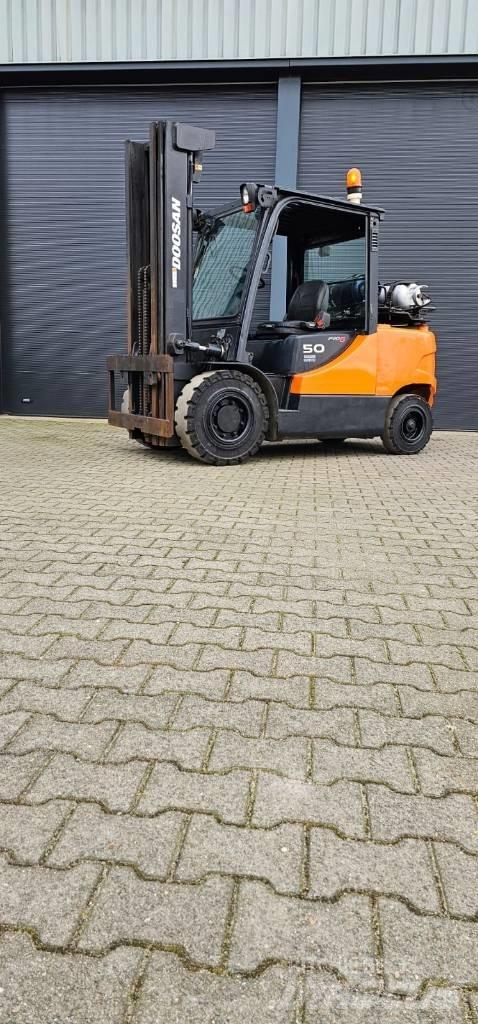Doosan G50SC-5 Камиони с АГУ