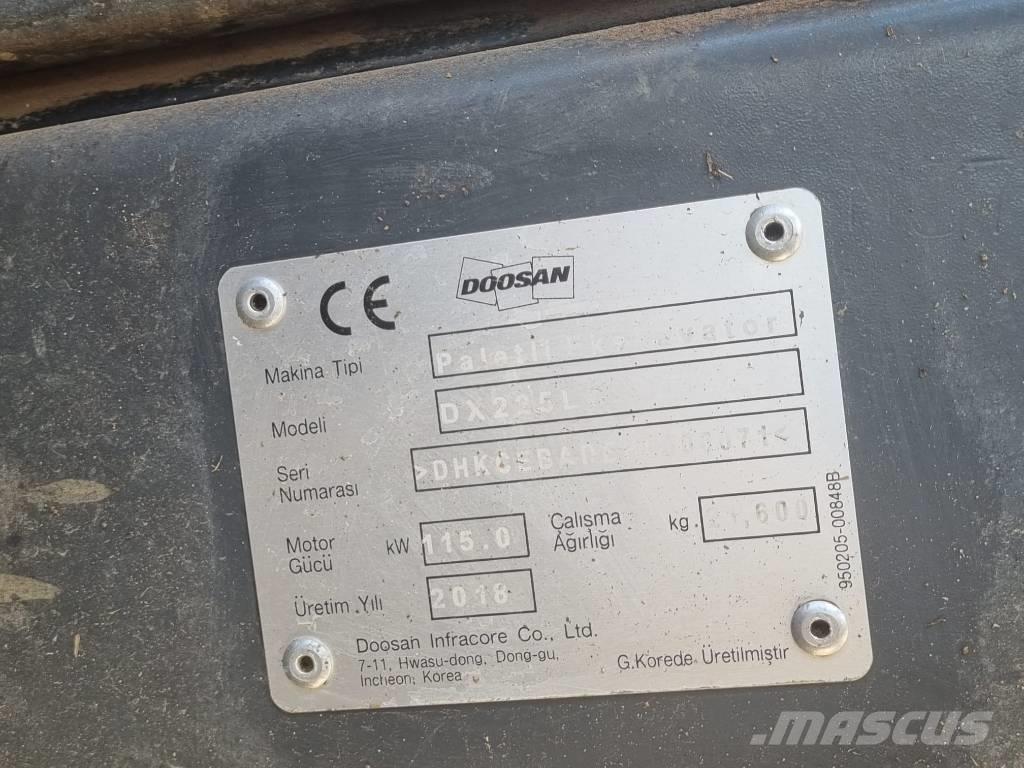 Doosan DX 225 Верижен екскаватор
