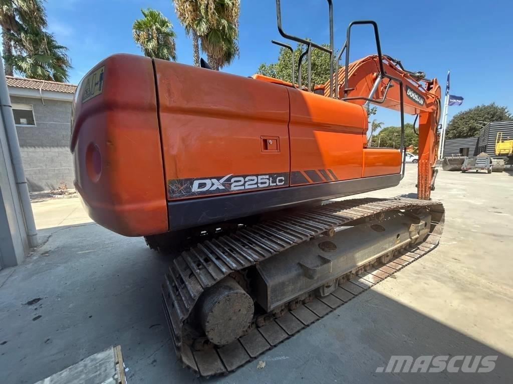 Doosan DX 225 Верижен екскаватор