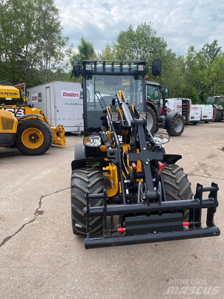 JCB 403 PLUS Телескопични товарачи за селското стопанство