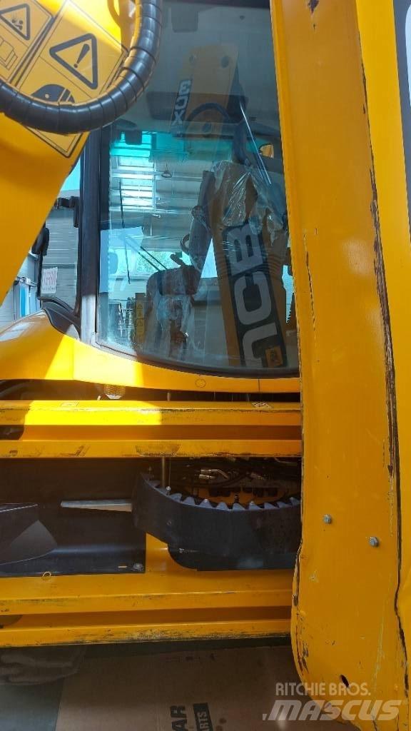 JCB 3 CX Plus Товарач със заден ексватор
