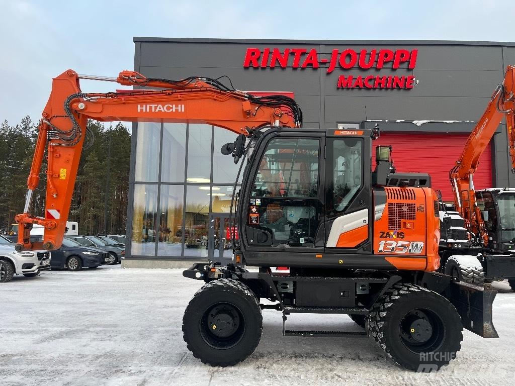 Hitachi ZX 135 W-7 Колесни екскаватори