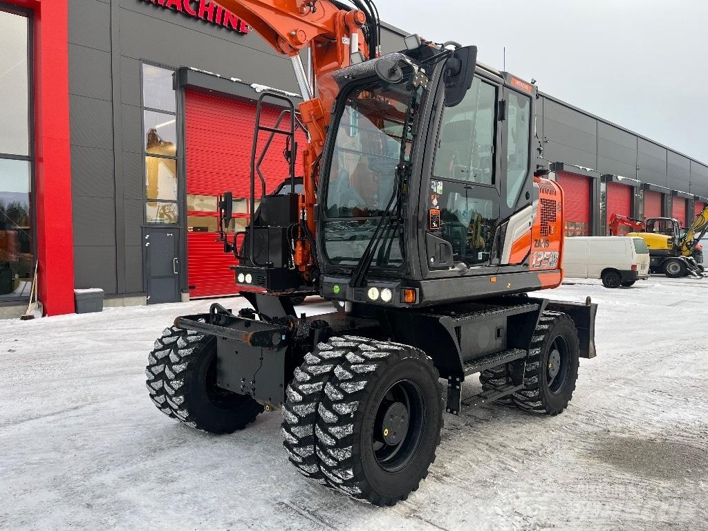 Hitachi ZX 135 W-7 Колесни екскаватори