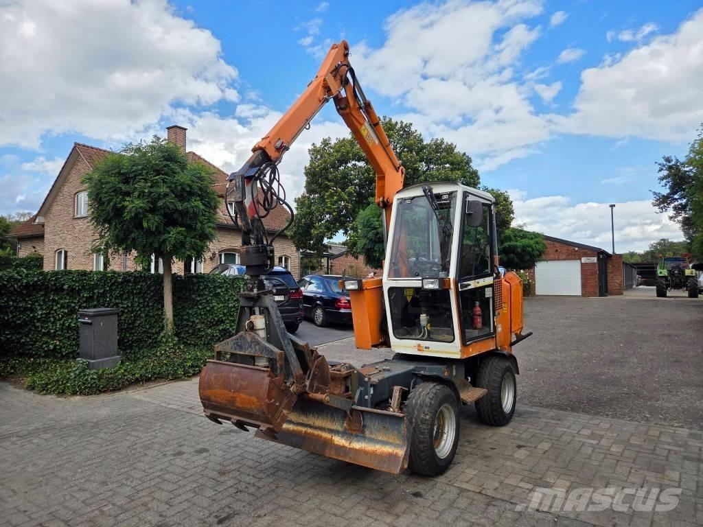 Boki 4551 Колесни екскаватори