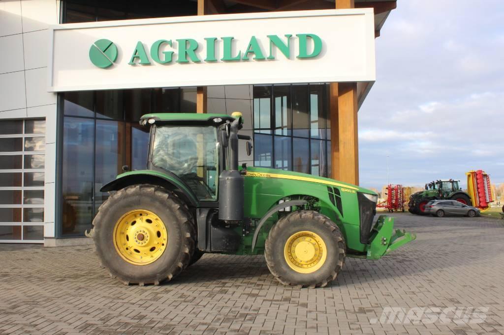 John Deere 8260 R Трактори