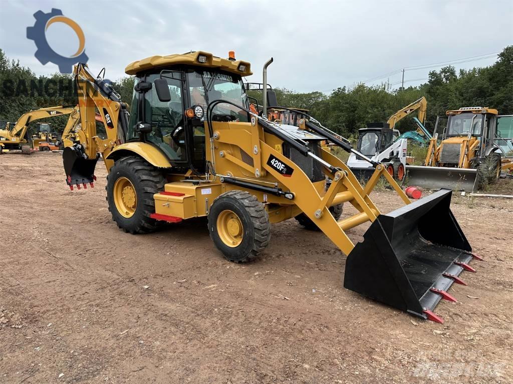 CAT 420 F Товарач със заден ексватор