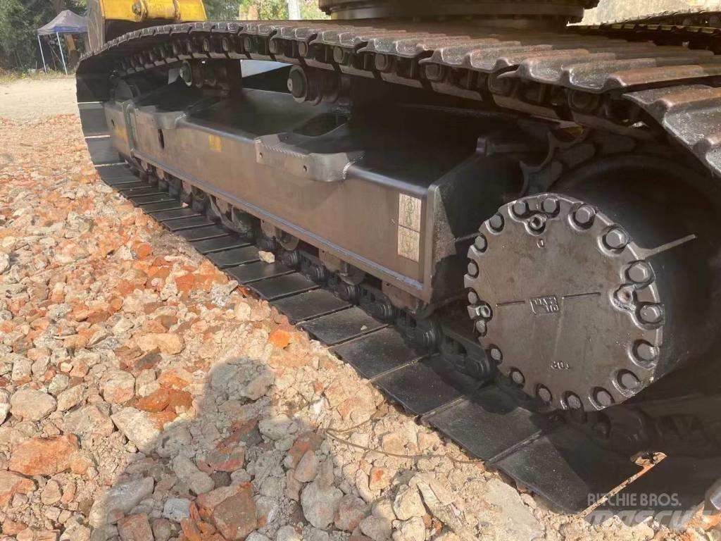 Komatsu PC200 Верижен екскаватор