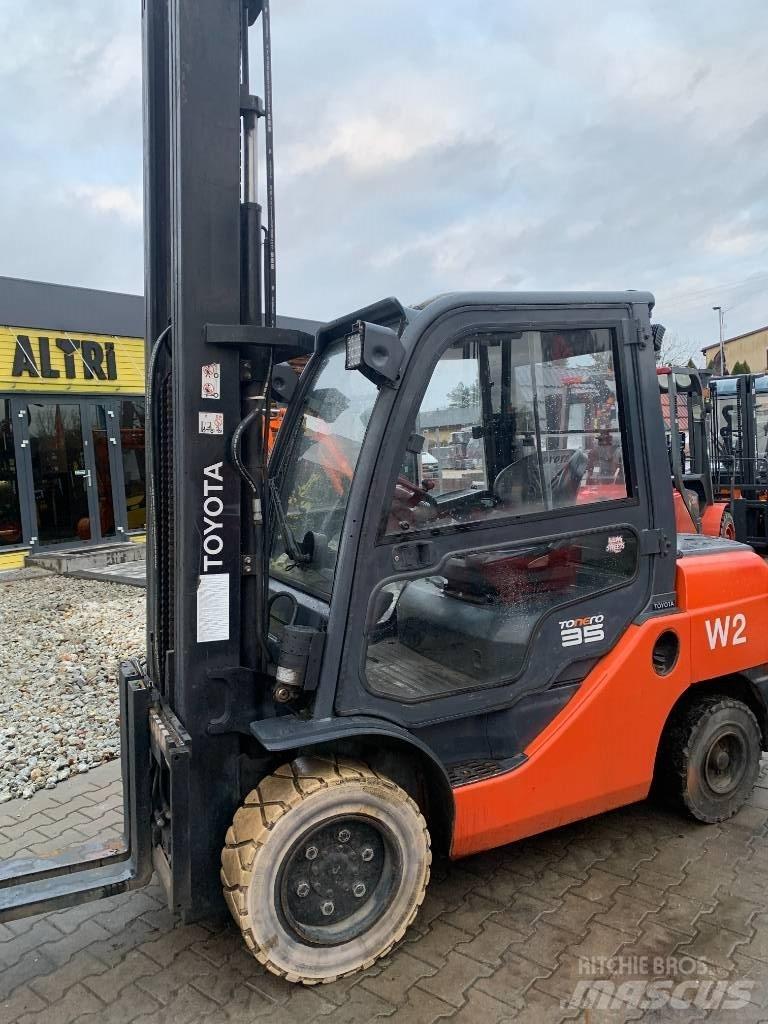 Toyota 52-8 FD JF 35 Дизелови камиони