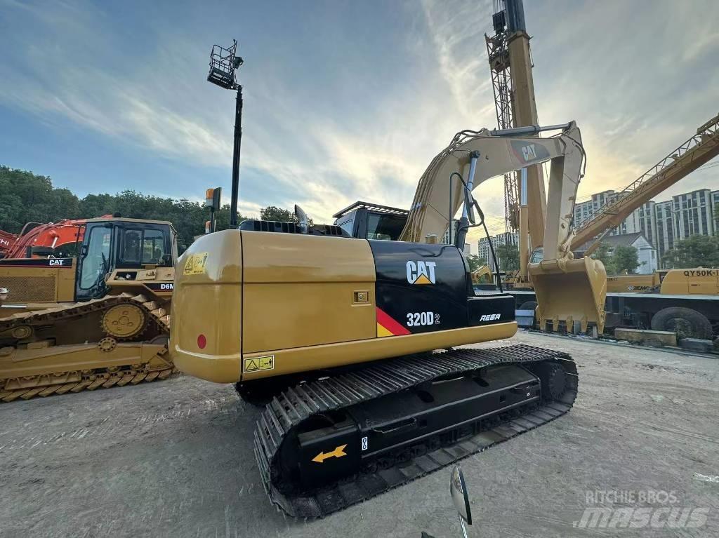 CAT 320D2 Верижен екскаватор