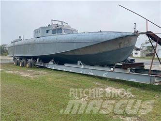 Defense PT8 Работни лодки / Баркаси