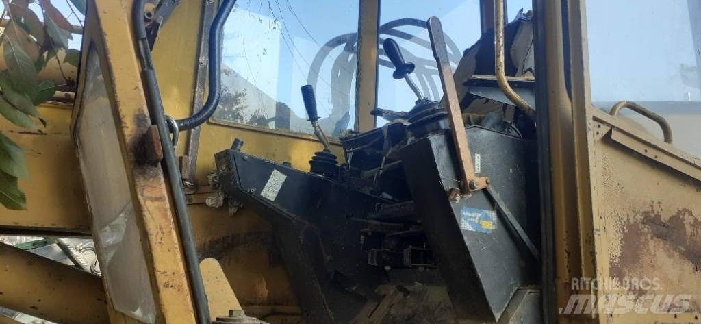 CAT 955 K Верижен товарач