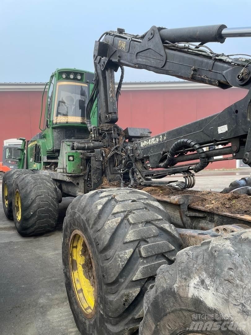 John Deere 1210E Форуардери
