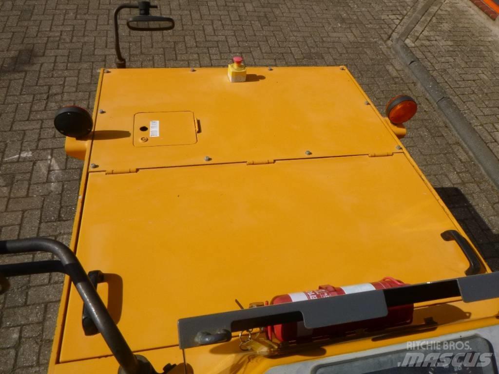 Sakai TS160-2 Пневматични гумени  ролки
