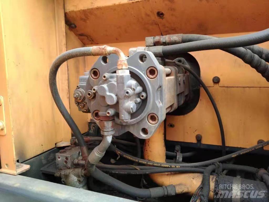 Hyundai R215-9T Колесни екскаватори