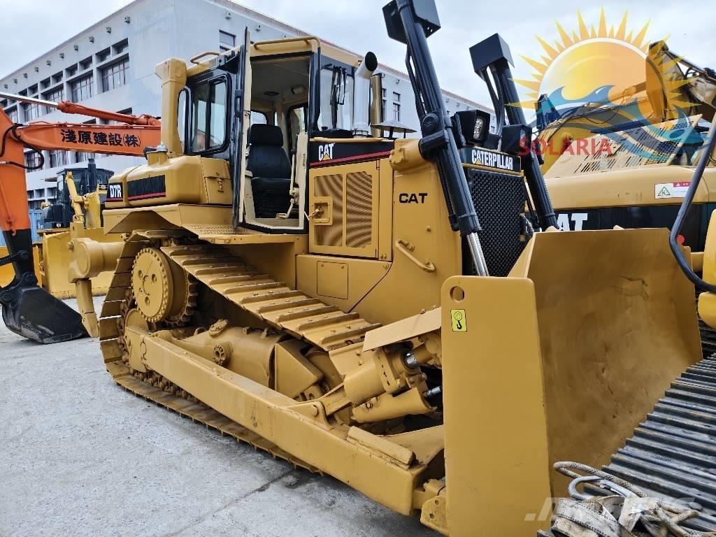 CAT D 7 R Верижни булдозери
