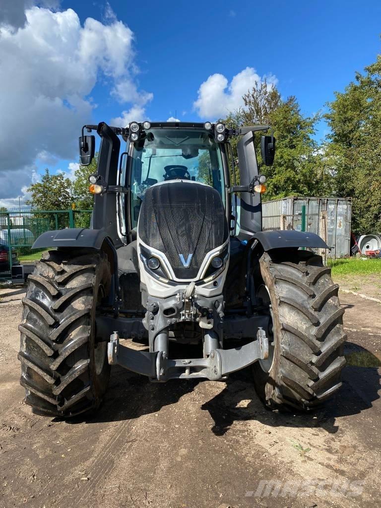 Valtra T 235 Трактори