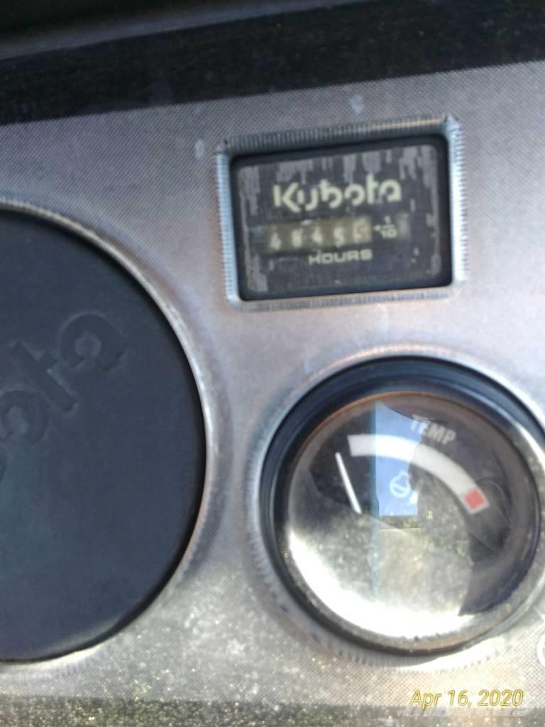 Kubota RTV 900 Комунални съоражения