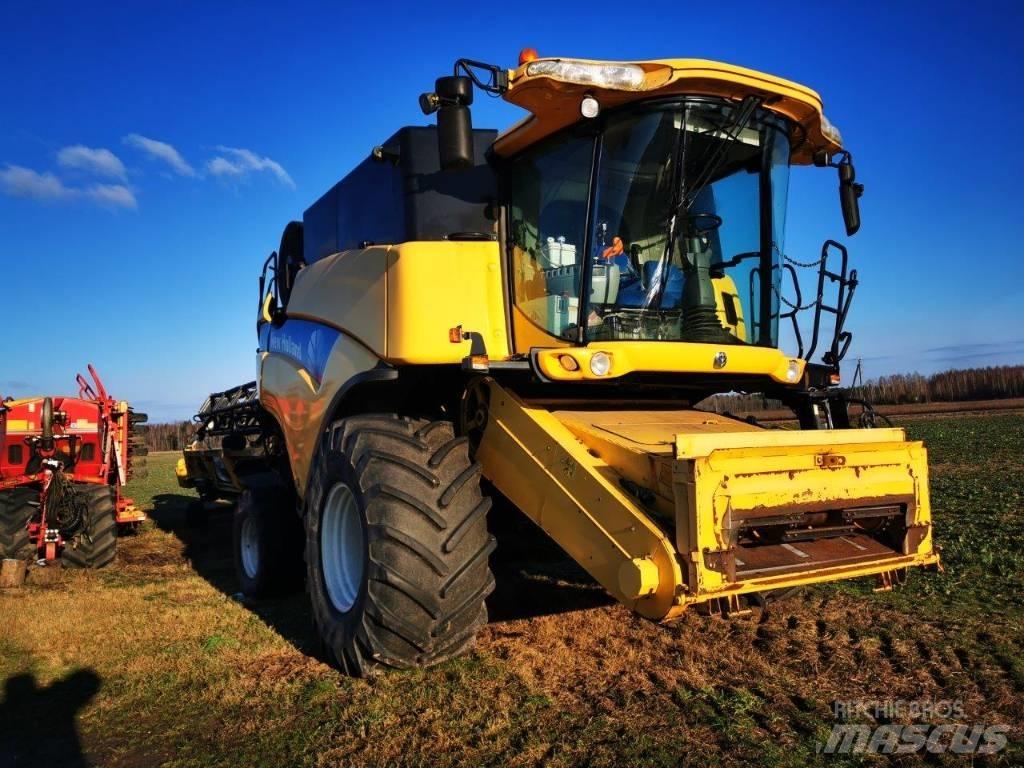 New Holland CX 8080 Комбайни
