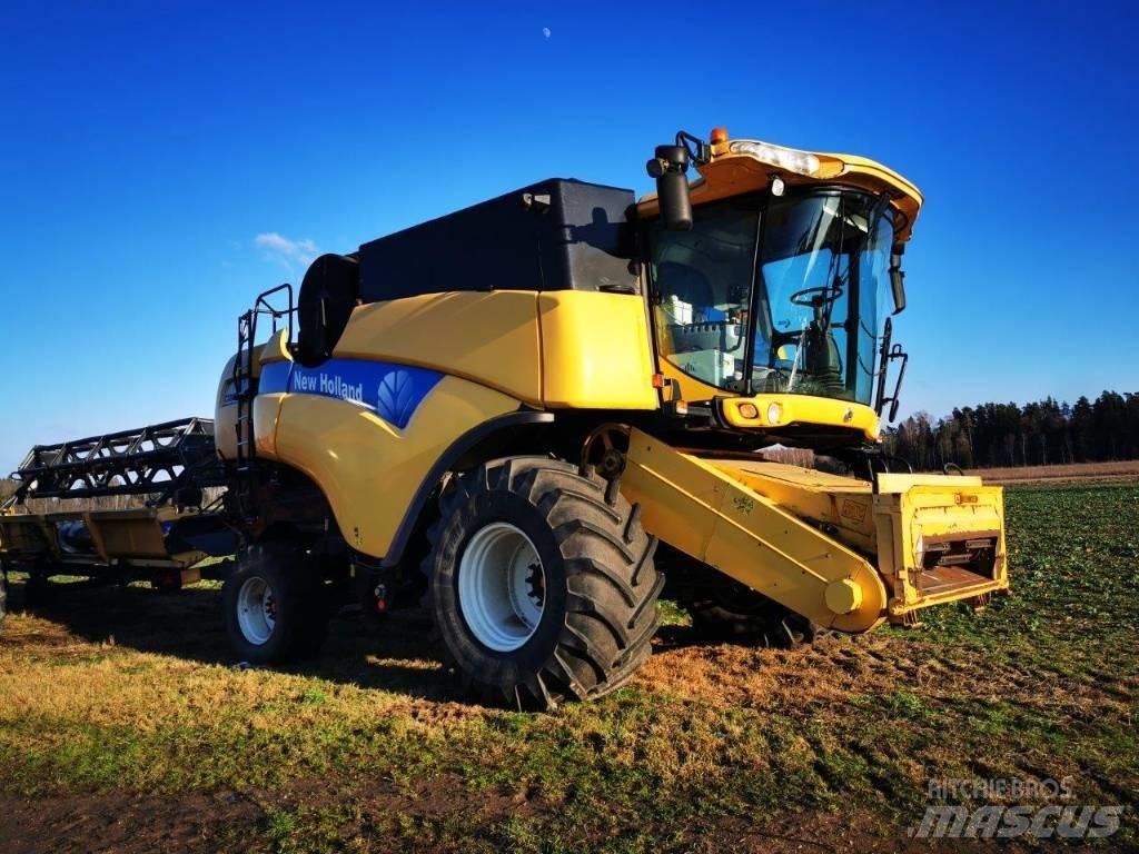 New Holland CX 8080 Комбайни