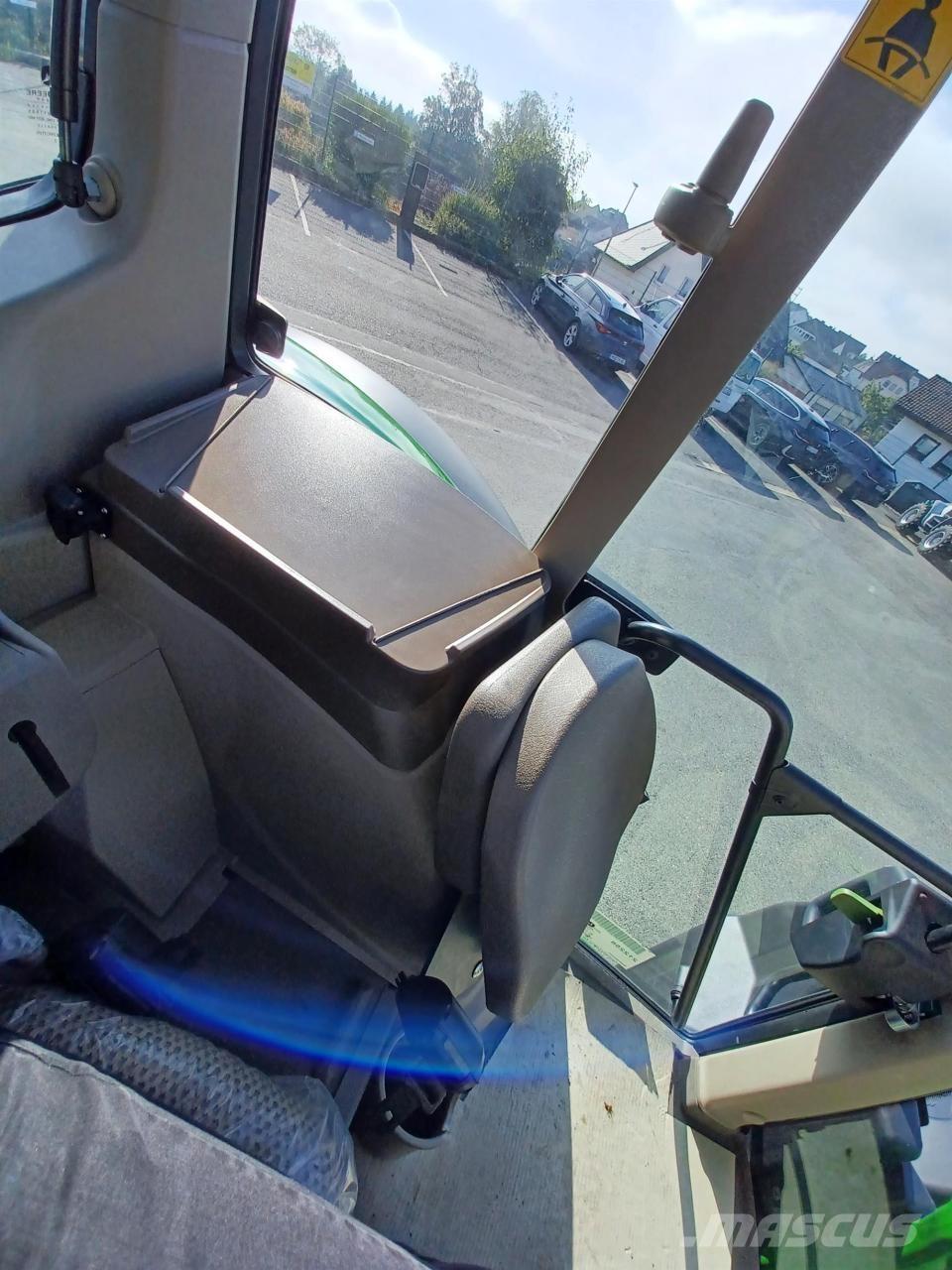 John Deere 6110M Трактори