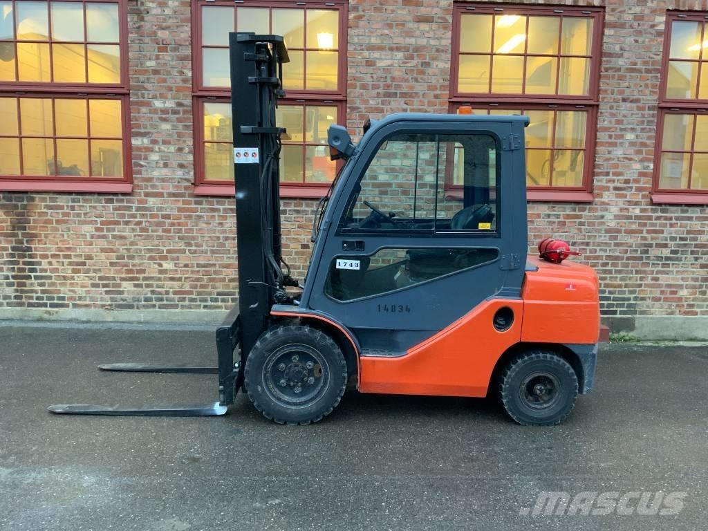 Toyota 02-8 FD F 30 Дизелови камиони