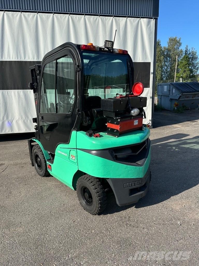 Mitsubishi FD 25 N Дизелови камиони