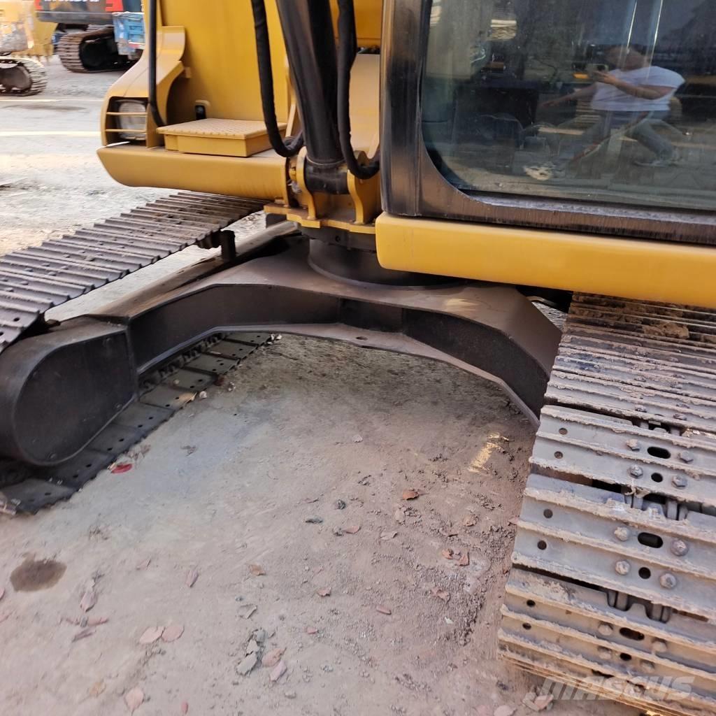 CAT 307 D Средни екскаватори 7т - 12т