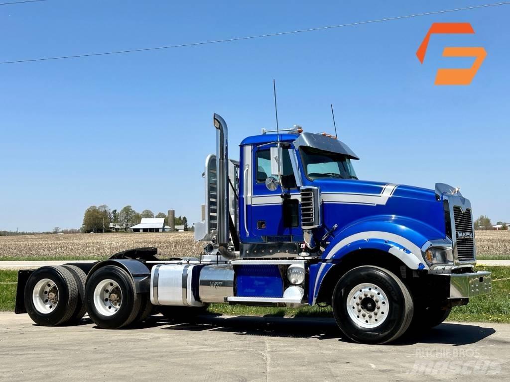 Mack Titan TD 713 Други