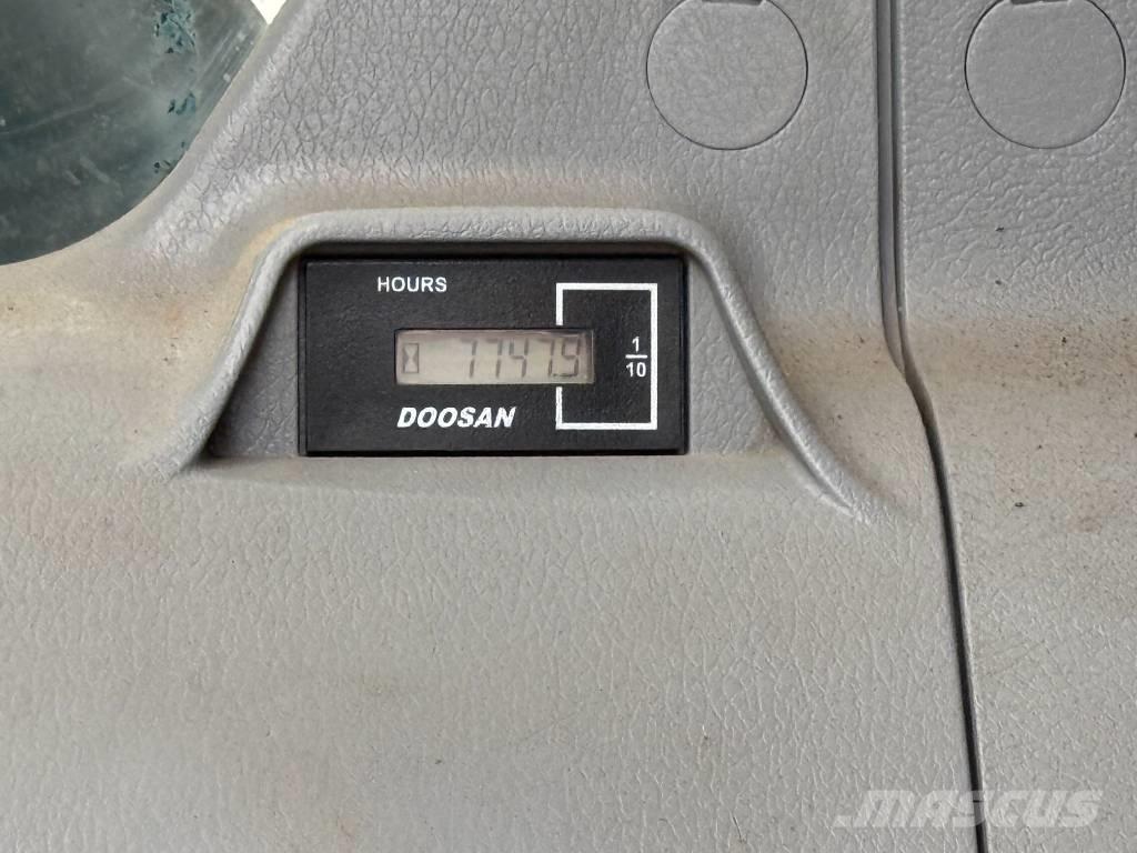 Doosan DX 225 LC-5 Верижен екскаватор