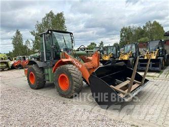 Hitachi ZW 150 Колесни товарачи