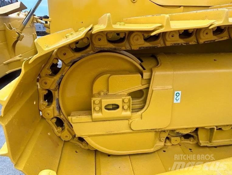 Komatsu D 65PX-18 Верижни булдозери
