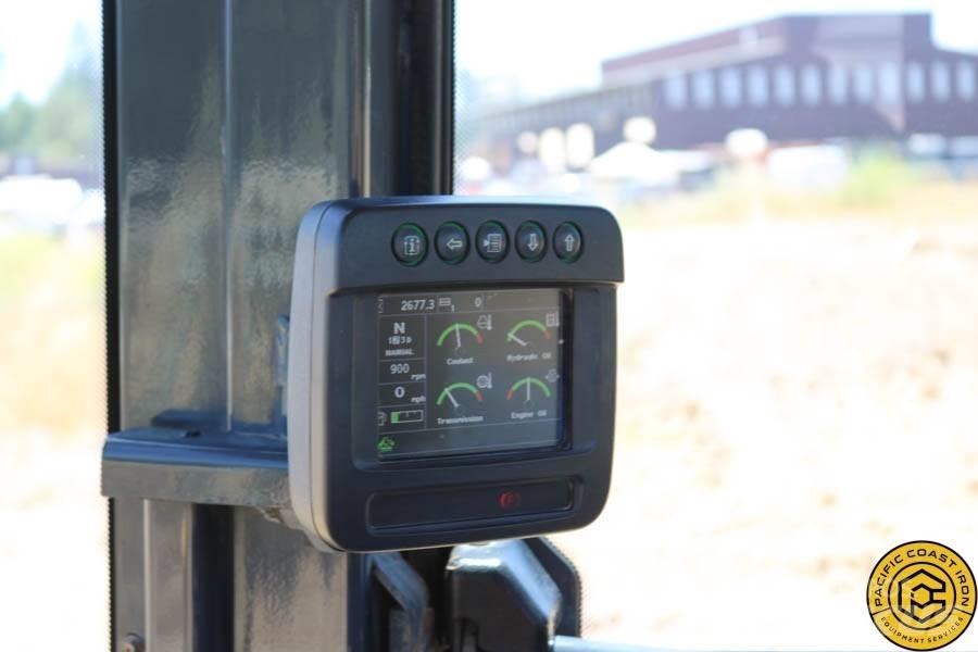 DEERE 524K Колесни товарачи