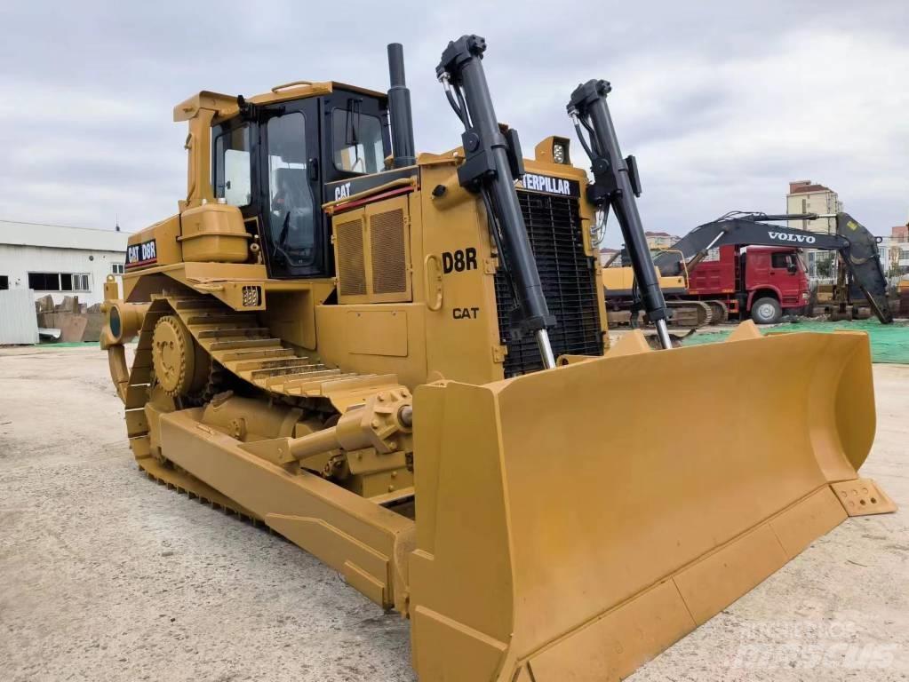 CAT D 8 R Верижни булдозери
