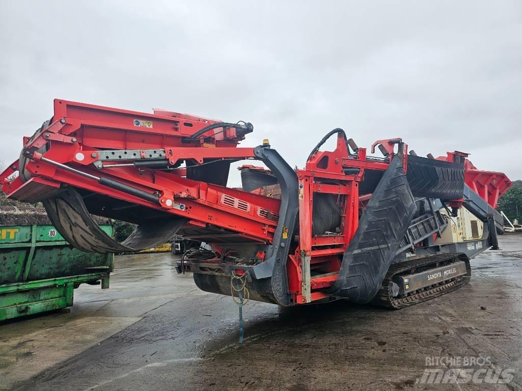 Sandvik QE 441 Мобилни скрийнери
