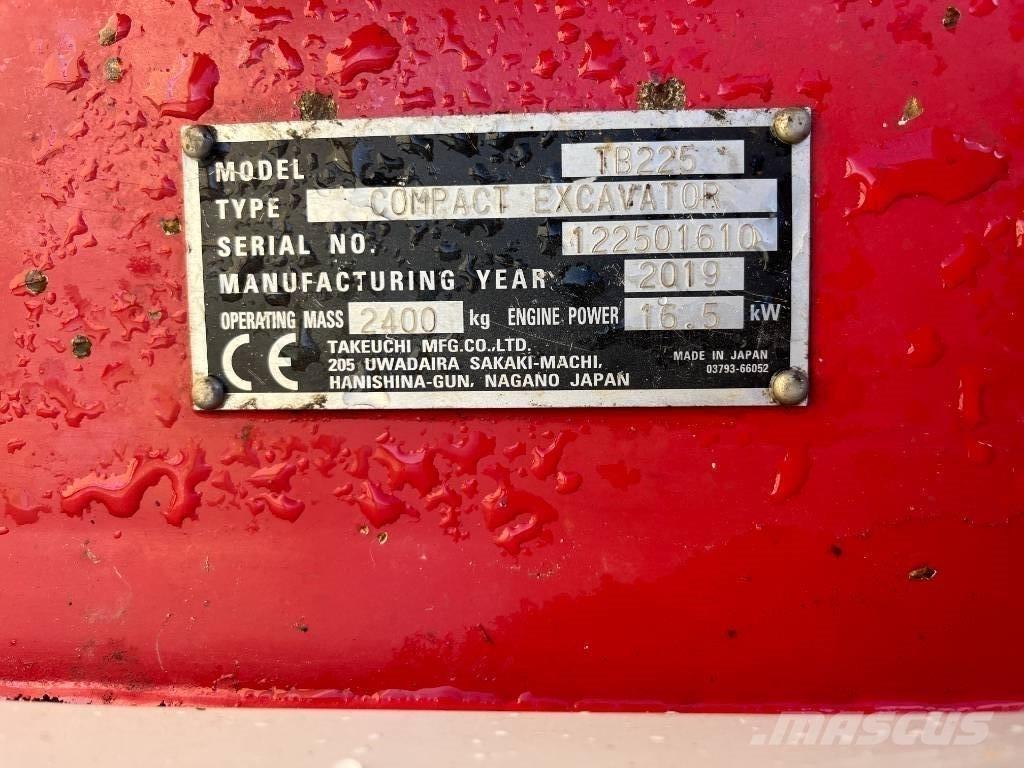 Takeuchi TB 225 Мини екскаватори < 7 т