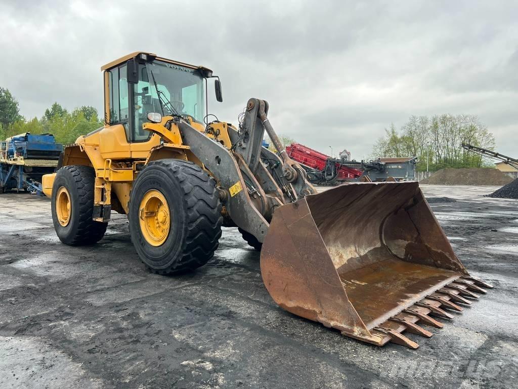 Volvo L 120 F Колесни товарачи