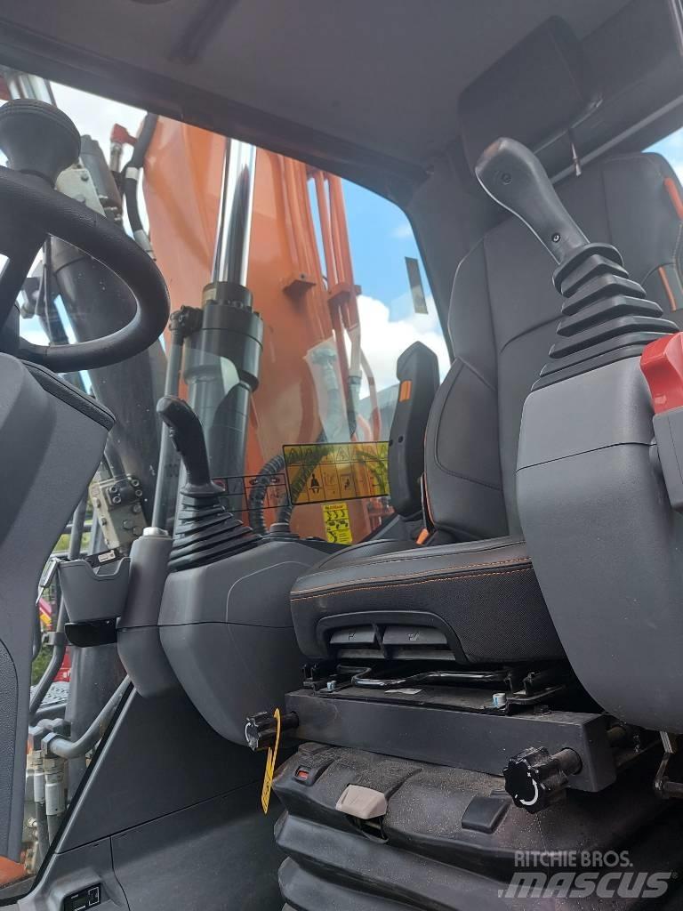Develon DX 170 W-7 Колесни екскаватори