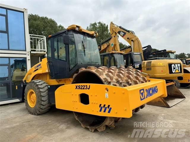 XCMG XS 223 J Еднобарабанни ролки
