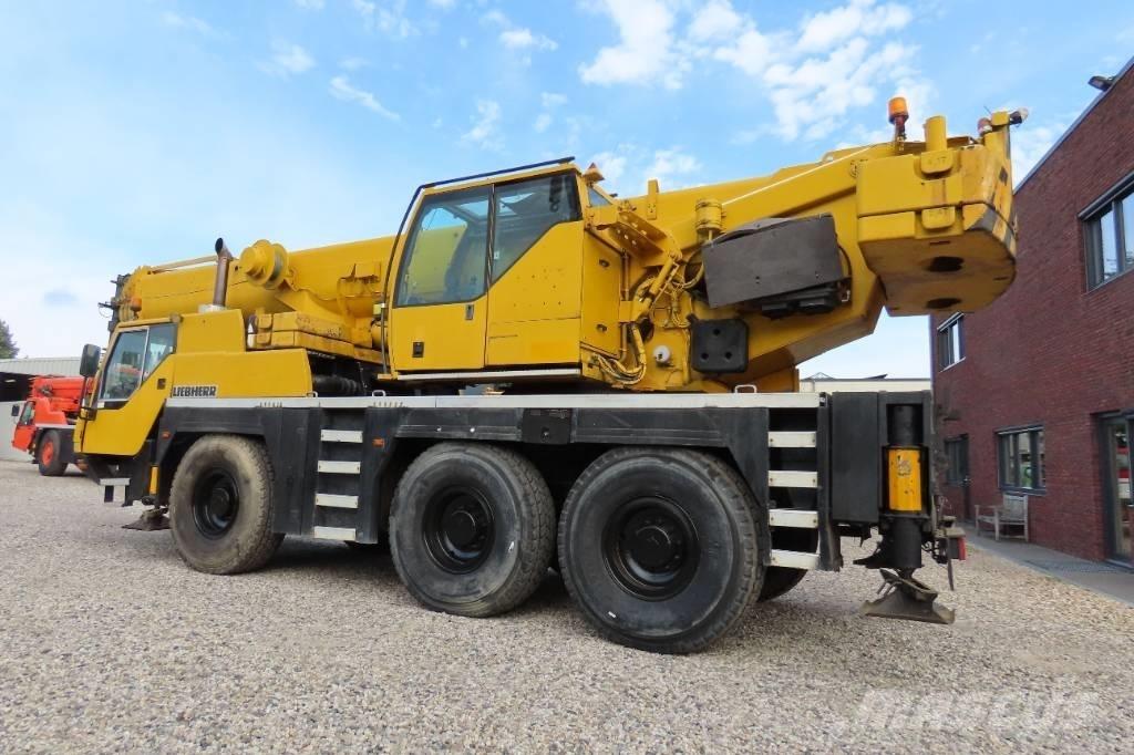 Liebherr LTM 1055-1 Всъдеходни кранове