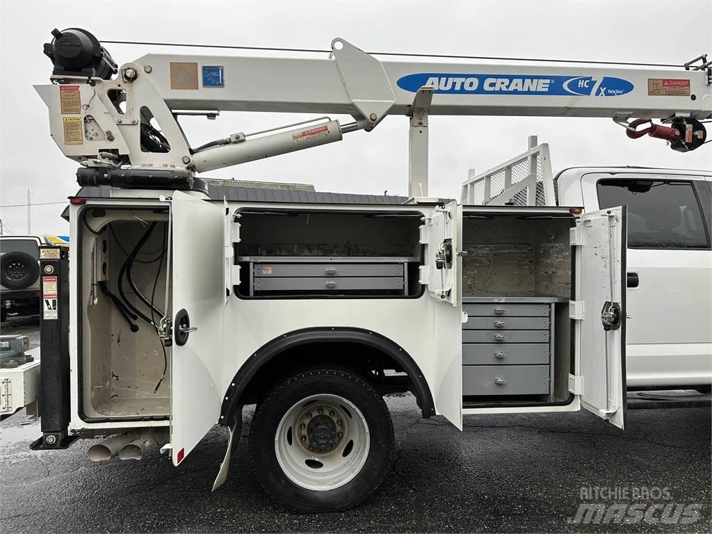 Ford F550 Общински/универсални превозни средства
