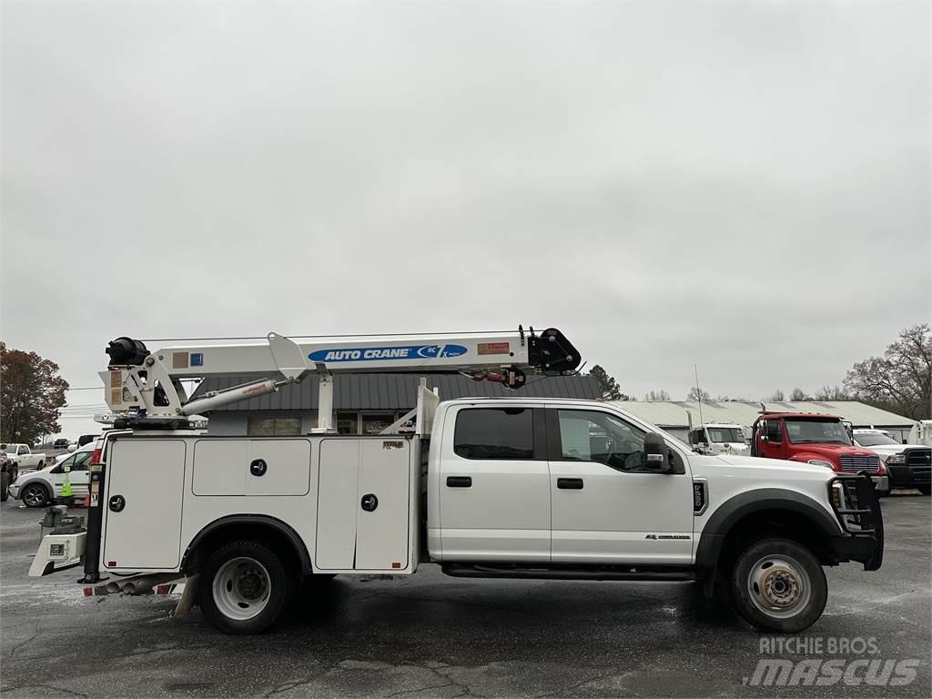 Ford F550 Общински/универсални превозни средства
