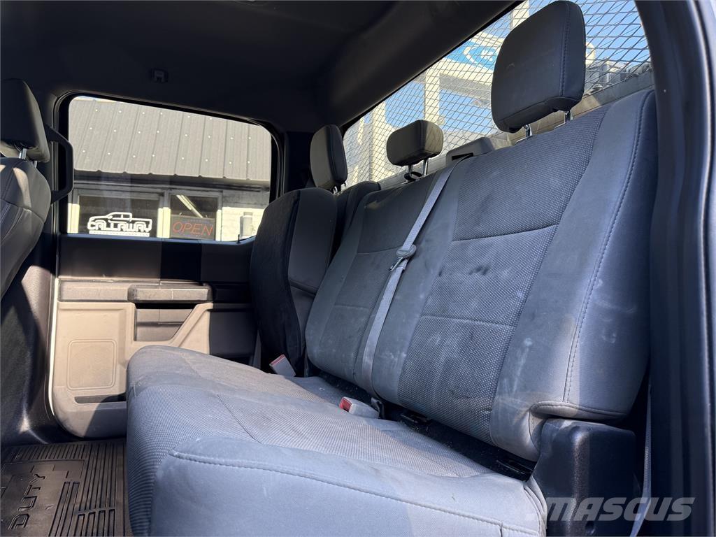 Ford F550 Общински/универсални превозни средства
