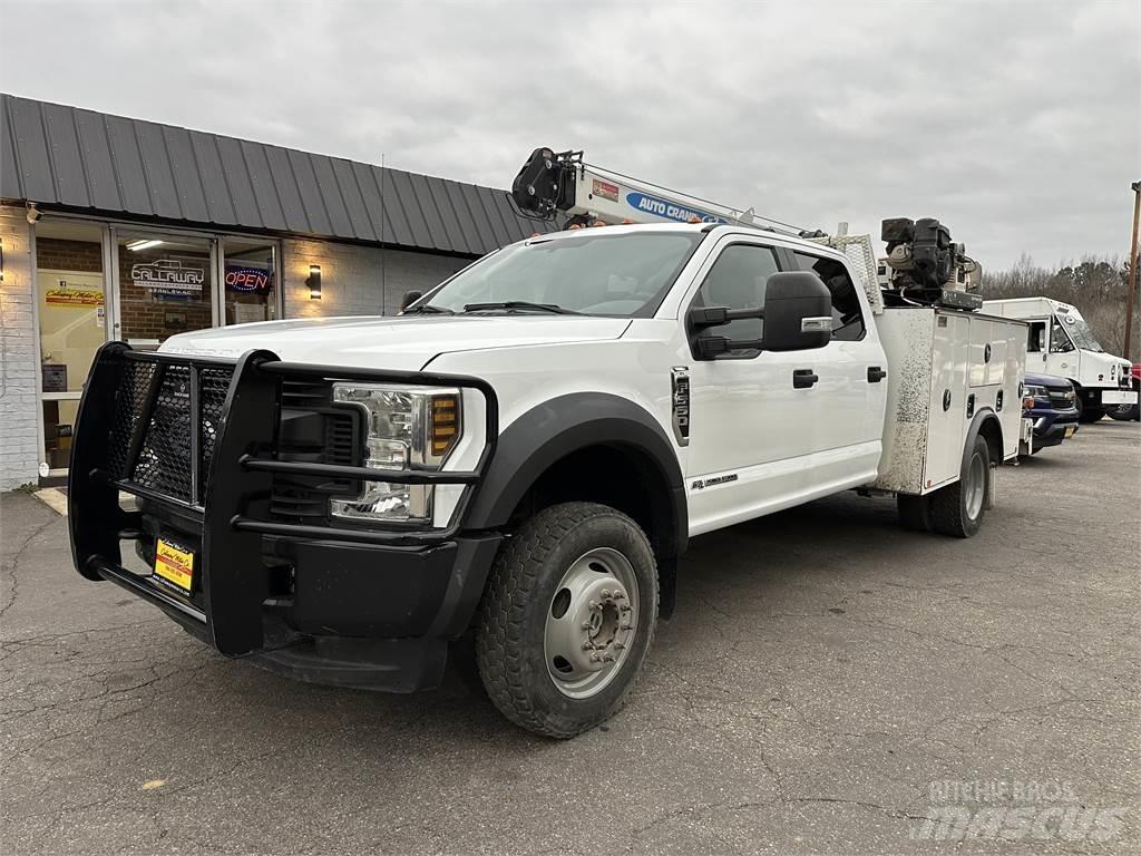 Ford F550 Общински/универсални превозни средства
