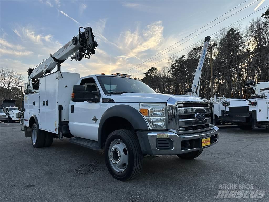 Ford F550 Общински/универсални превозни средства
