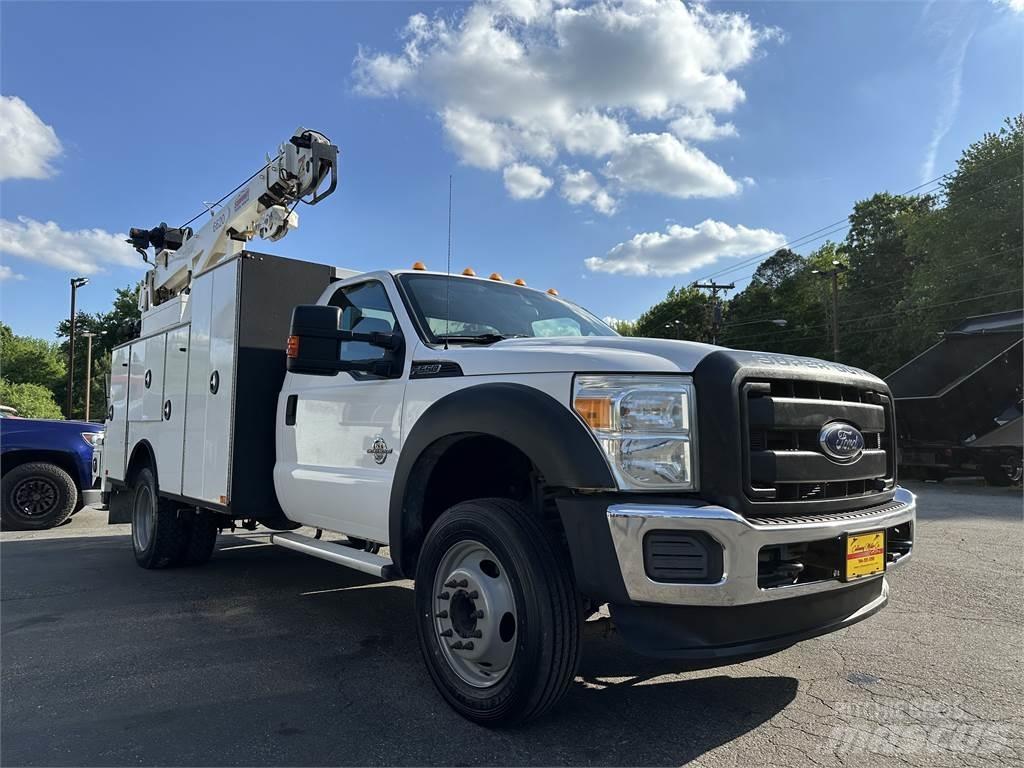 Ford F550 Общински/универсални превозни средства
