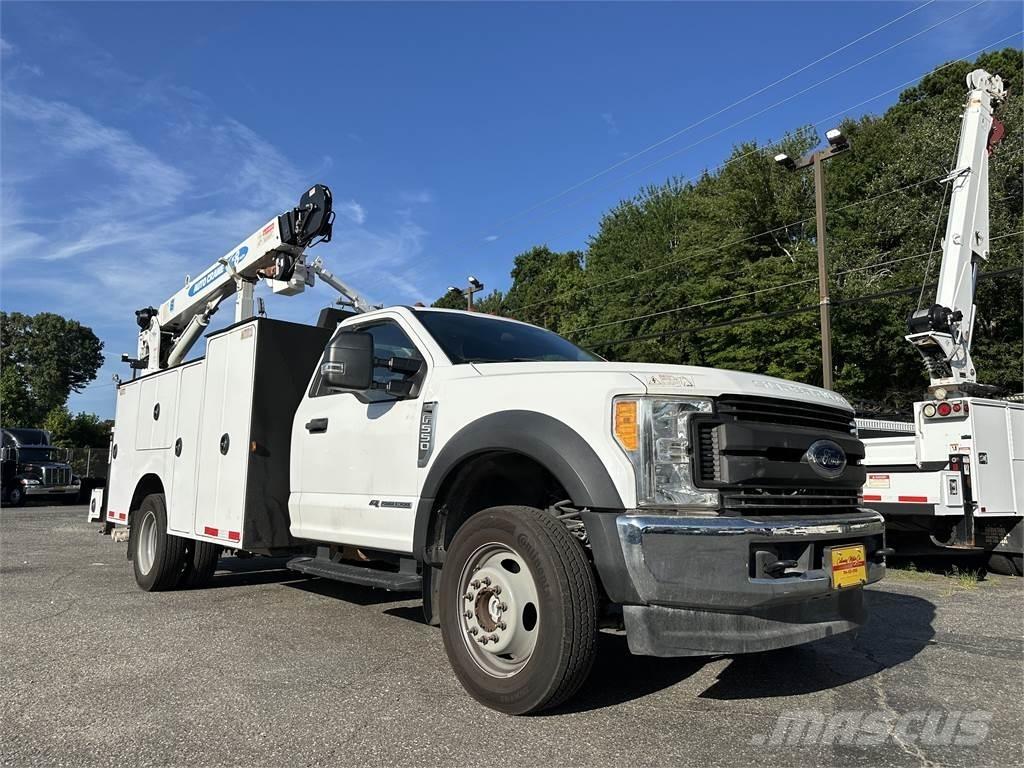 Ford F550 Общински/универсални превозни средства
