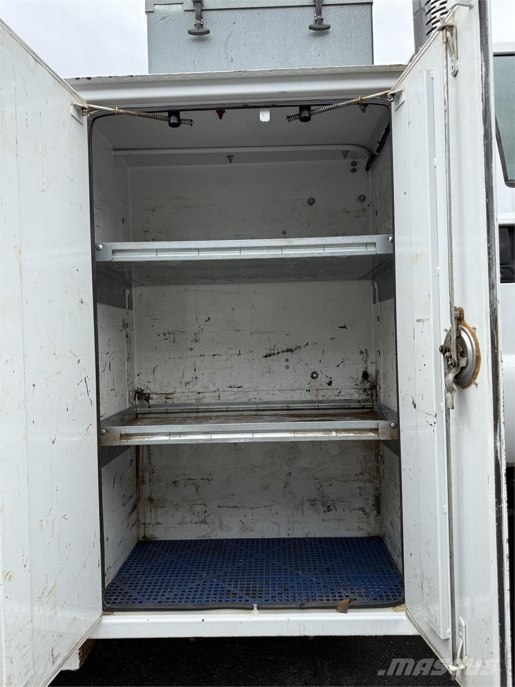 Ford F750 Общински/универсални превозни средства
