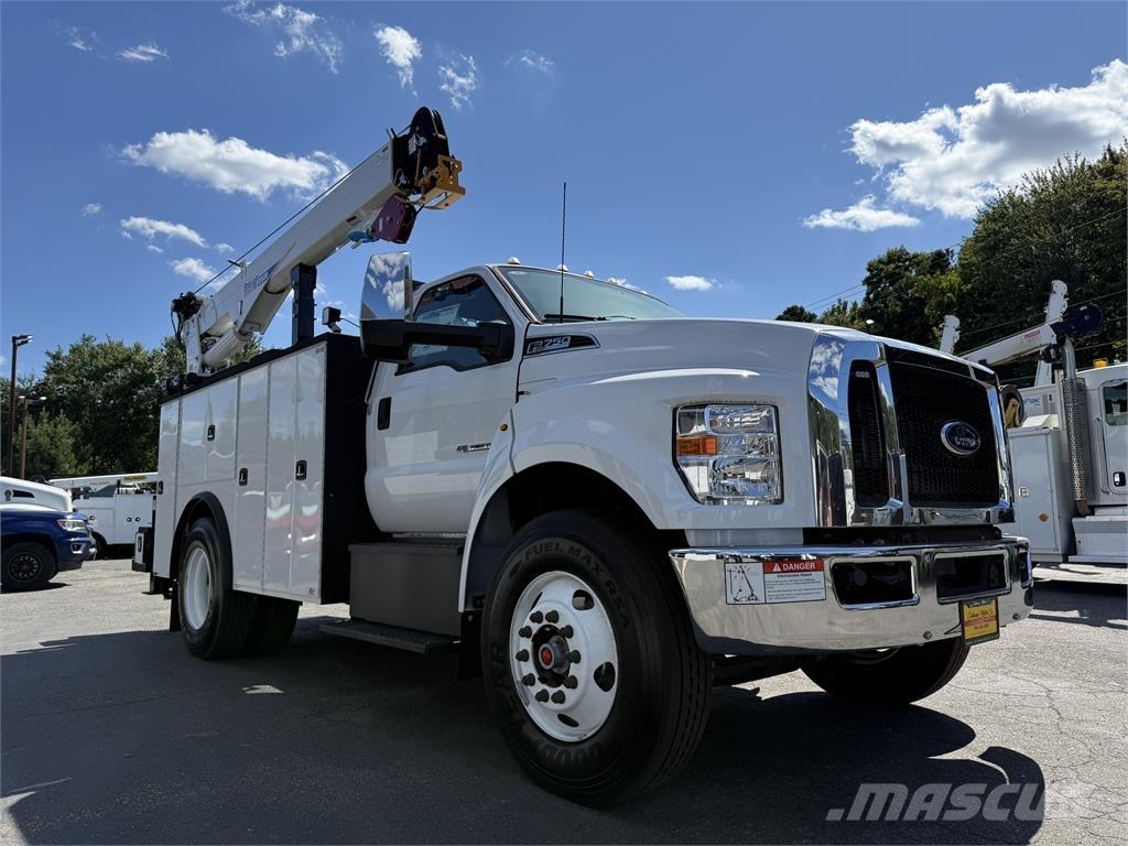 Ford F750 Общински/универсални превозни средства
